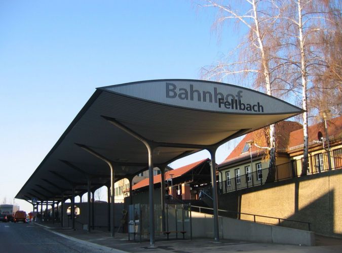 Fellbach, Überdachung Bahnhofsvorplatz